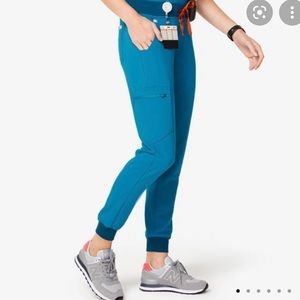 FIGS Women’s Zamora Petite Jogger Scrub Pants. Alps Blue. Size Medium.